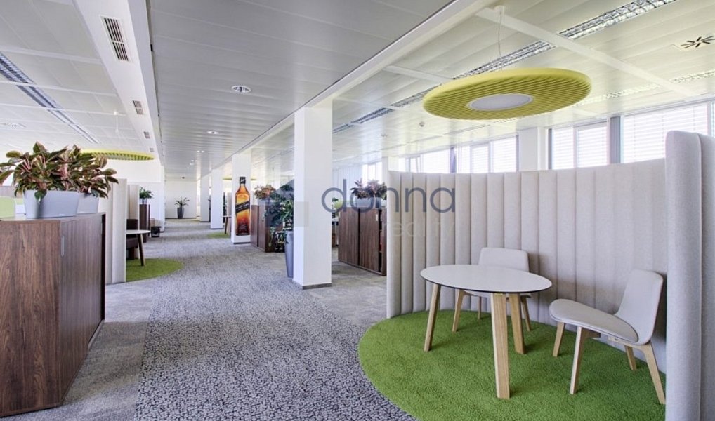 Pronájem kanceláře 327 m², Praha – náhled fotky 3