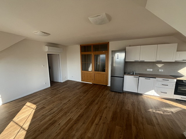 Pronájem bytu 3+kk 93 m² – fotografie 4