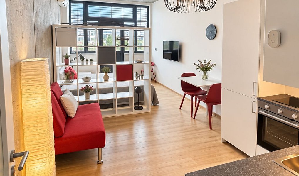 Pronájem bytu 1+kk 38 m², Praha – náhled fotky 2
