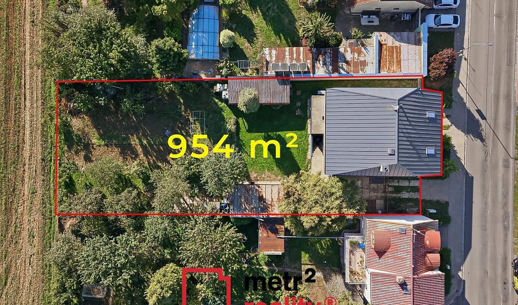 Prodej domu 303 m² s pozemkem 954 m², Charváty – náhled fotky 23