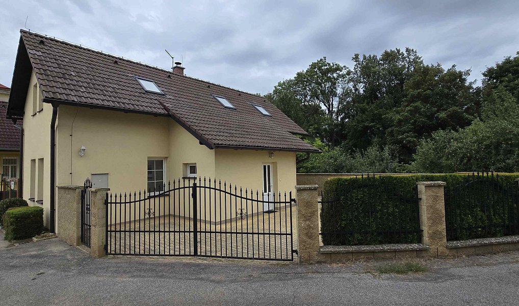 Pronájem domu 130 m² s pozemkem 200 m², Osek – náhled fotky 4