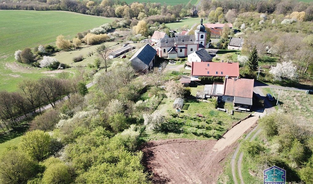 Prodej stavebního pozemku 2 955 m², Valeč – náhled fotky 13