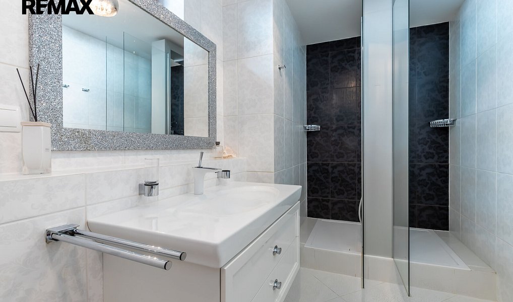 Prodej domu 306 m² s pozemkem 418 m², Praha – náhled fotky 19