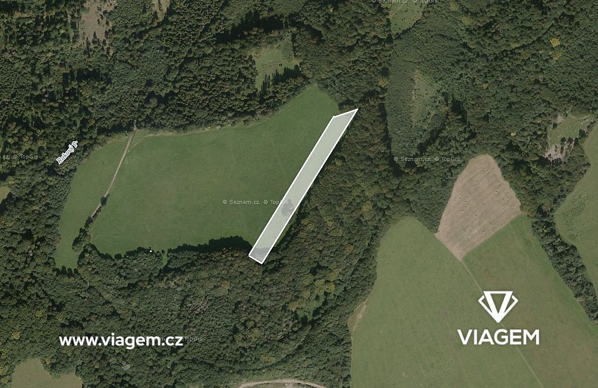 Prodej pole 1 872 m²