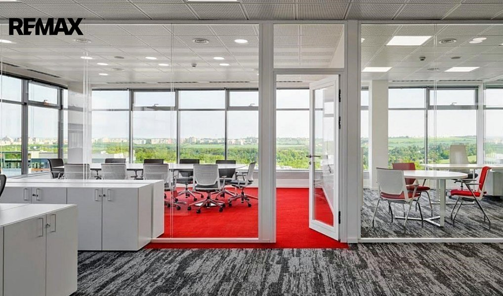 Pronájem kanceláře 180 m², Praha – náhled fotky 2