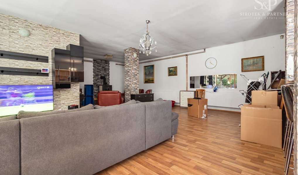 Prodej domu 350 m² s pozemkem 3 430 m², Kolešov – náhled fotky 4