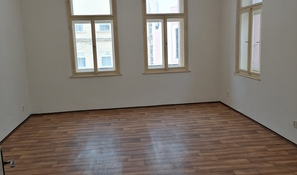 Pronájem kanceláře 41 m², Kladno – náhled fotky 3