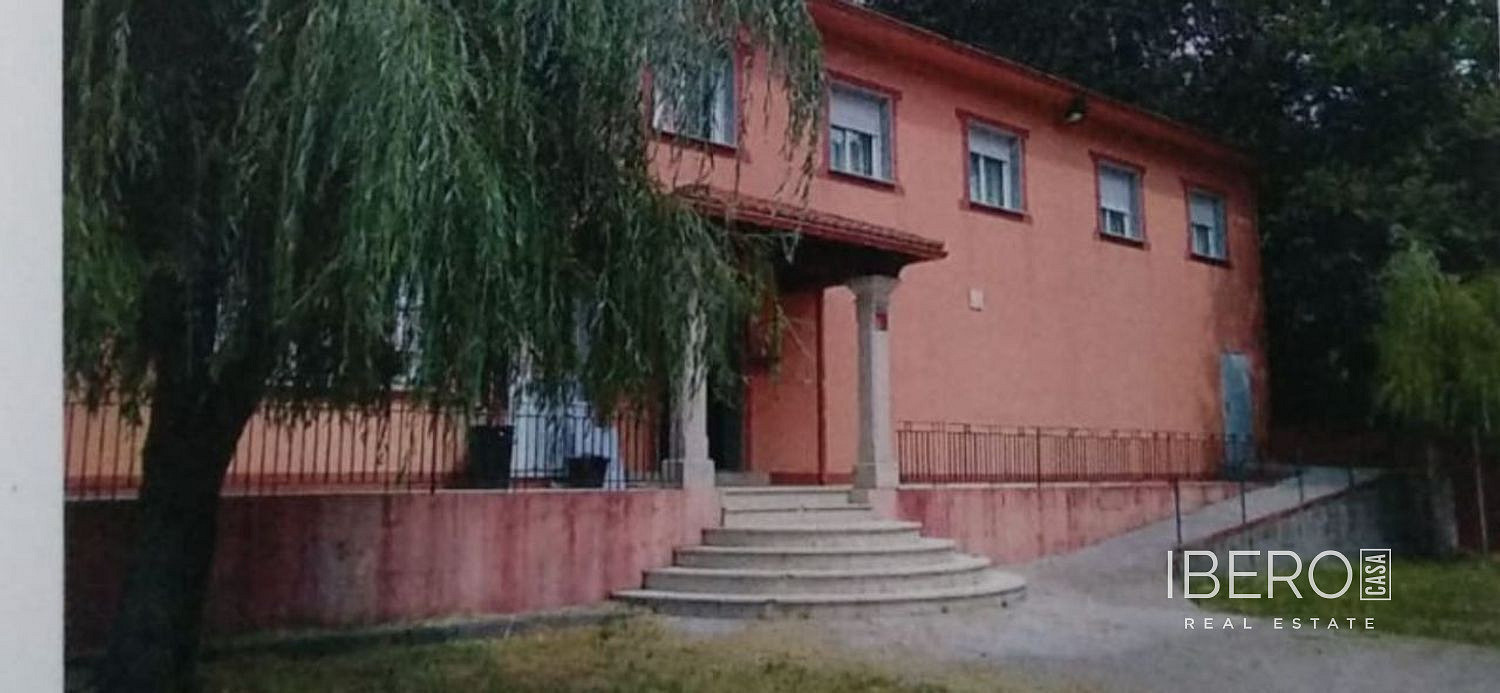 Prodej domu 2 150 m² s pozemkem 1 500 m²