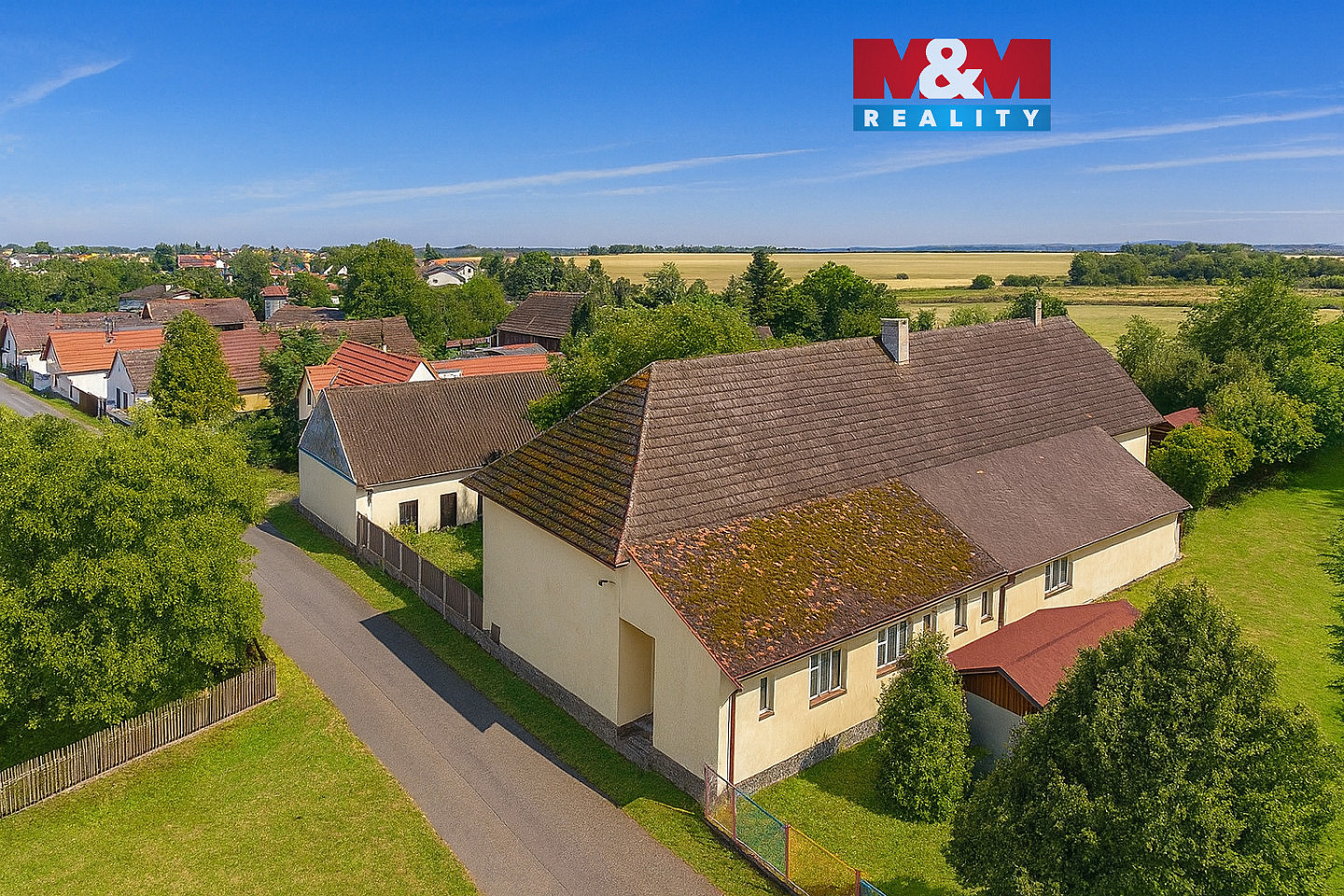 Prodej domu 240 m² s pozemkem 2 400 m²