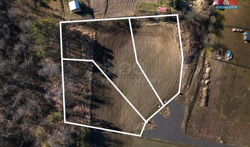 Prodej zahrady 1 187 m², Líšťany – náhled fotky 2