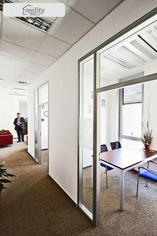 Pronájem kanceláře 405 m² — photo 4