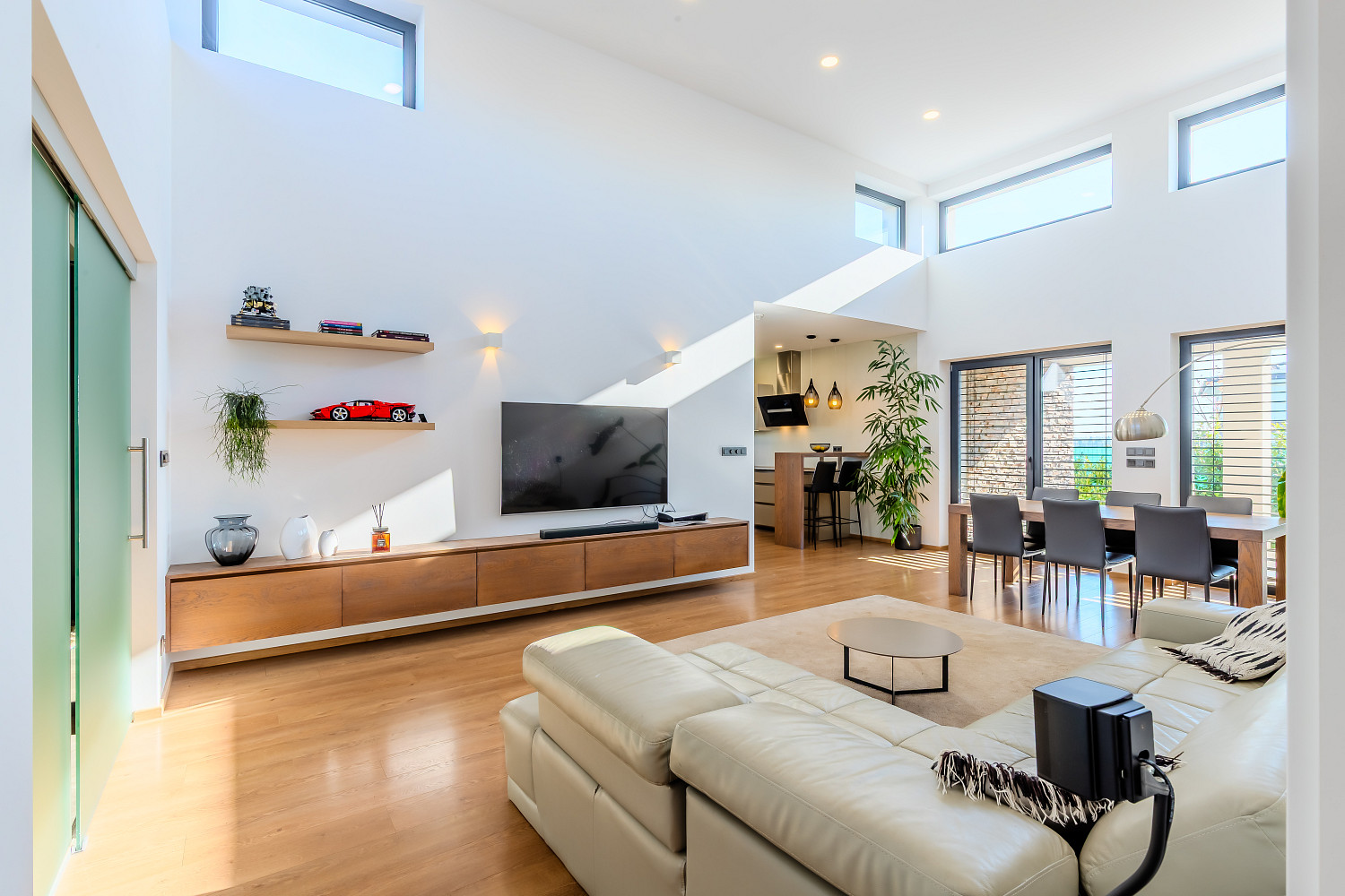 Prodej domu 198 m² s pozemkem 715 m² — photo 2