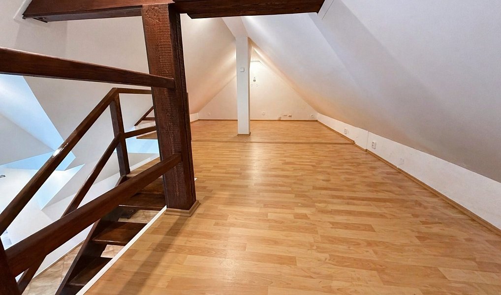 Prodej domu 200 m² s pozemkem 1 203 m², Kly – náhled fotky 25