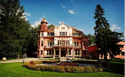 Prodej domu 3 000 m² s pozemkem 72 064 m², Počátky, okres Pelhřimov