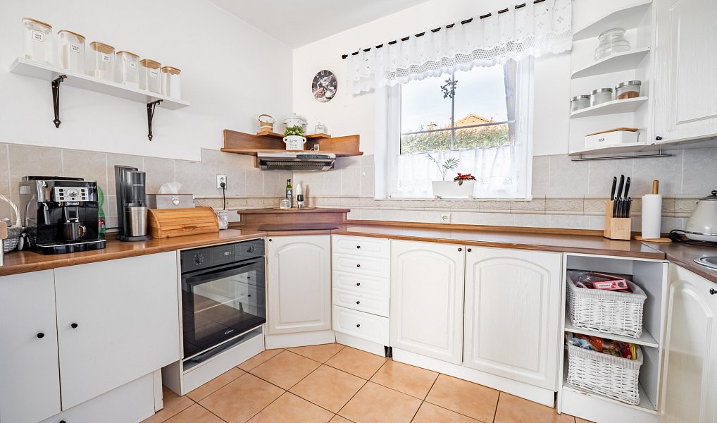 Prodej domu 165 m² s pozemkem 735 m², Tehov – náhled fotky 5