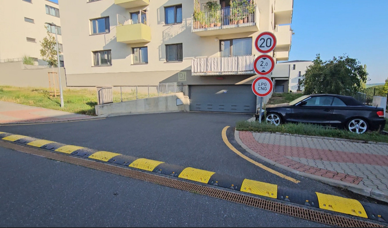 Garážové stání Horoměřice, T. G. Masaryka (Velká Brána, D) – fotografie 3