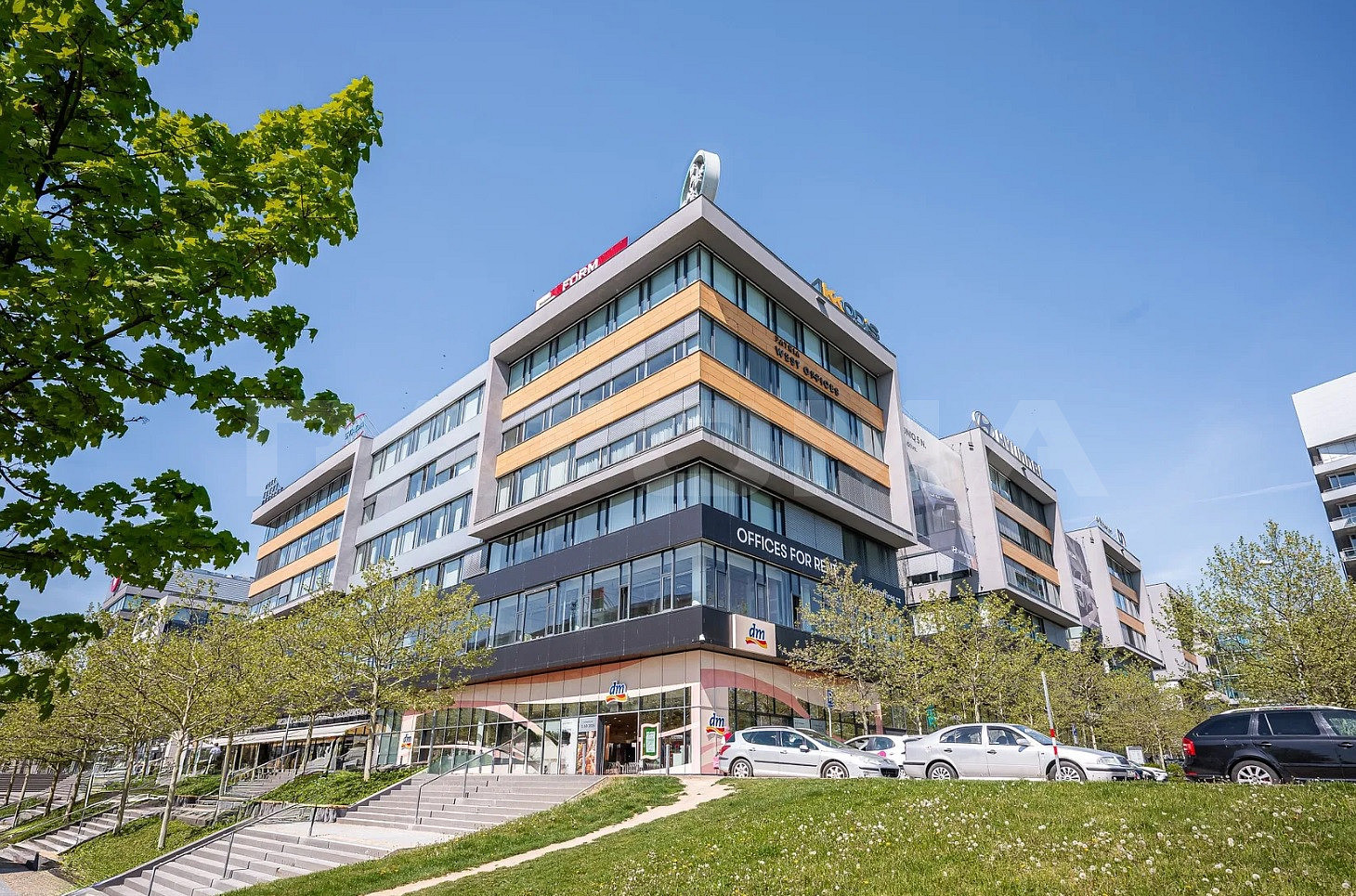 Pronájem obchodních prostor 206 m²