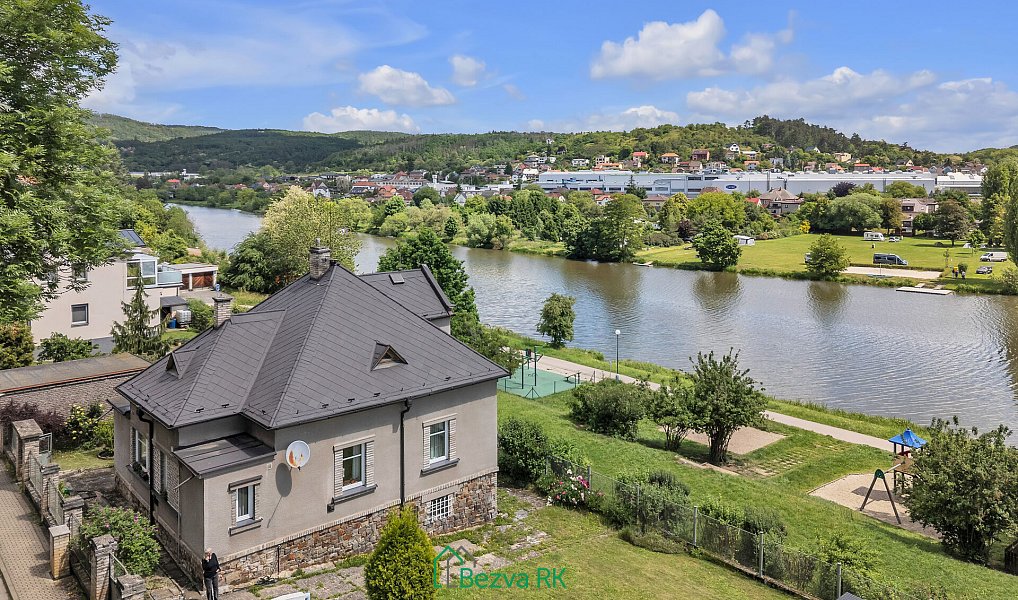 Prodej domu 140 m² s pozemkem 1 042 m², Beroun – náhled fotky 25