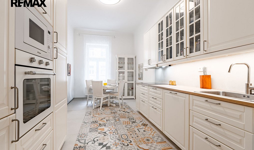 Pronájem bytu 2+1 86 m², Praha – náhled fotky 12