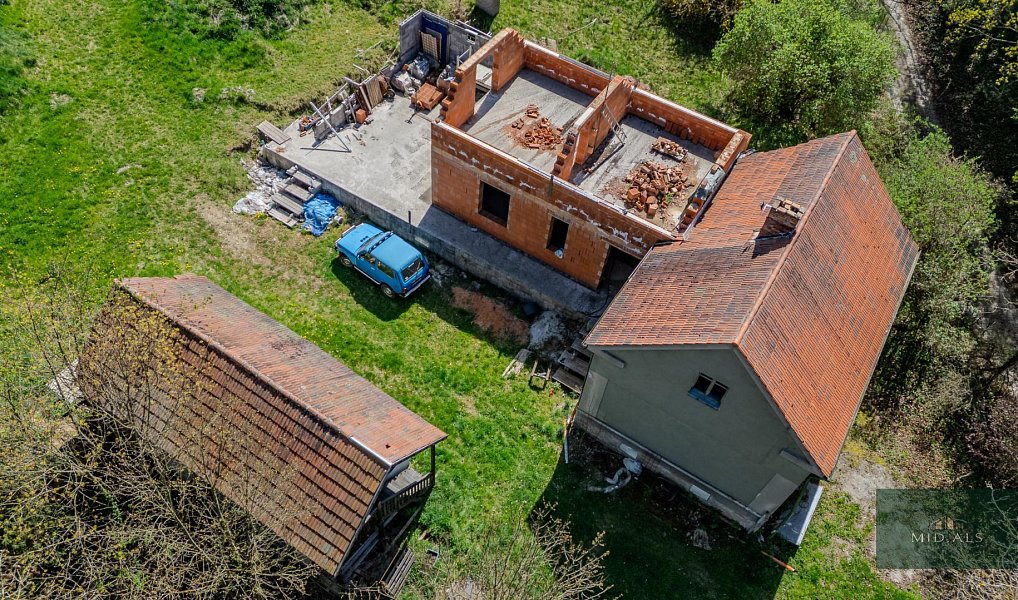 Prodej domu 200 m² s pozemkem 1 891 m², Plasy – náhled fotky 2