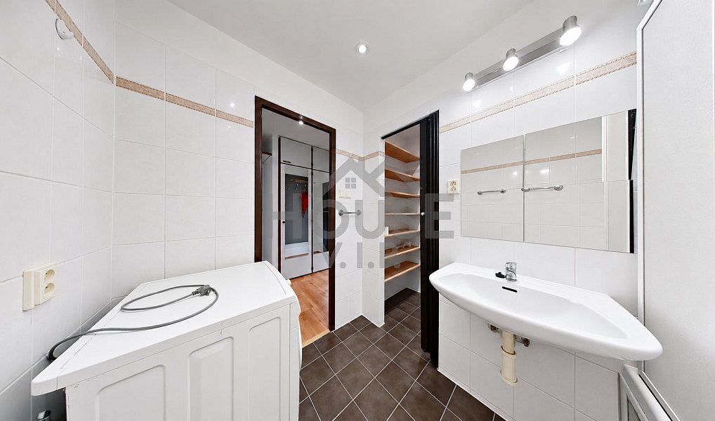 Prodej bytu 2+1 65 m², Praha – náhled fotky 18