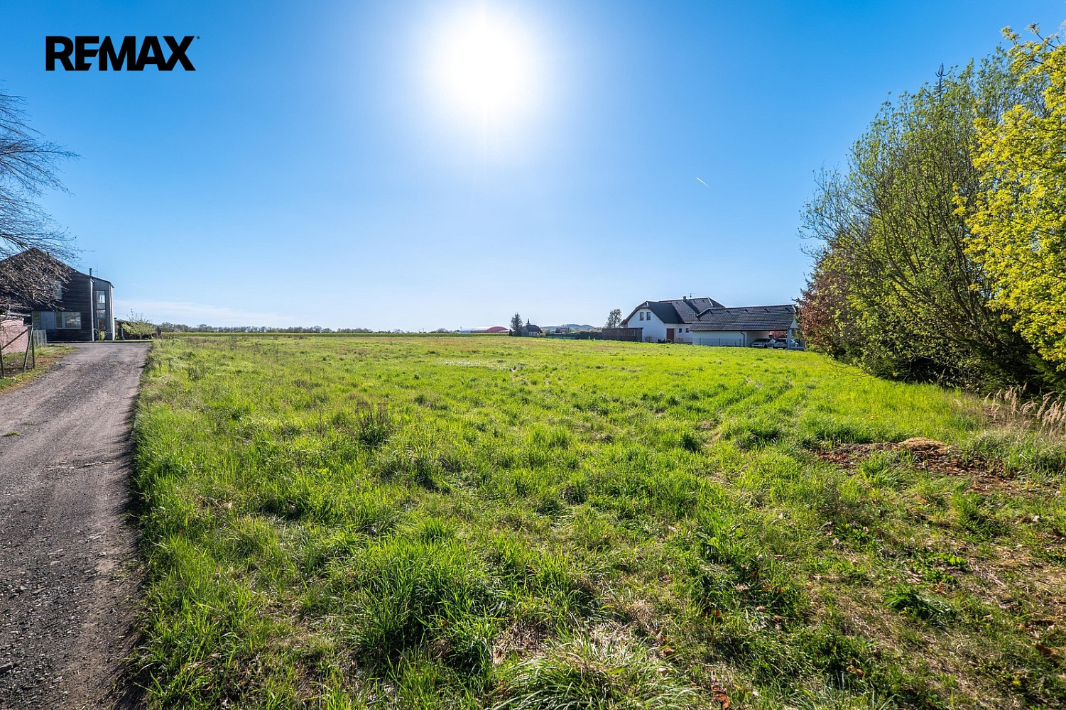 Prodej stavebního pozemku 858 m² - Widok 2