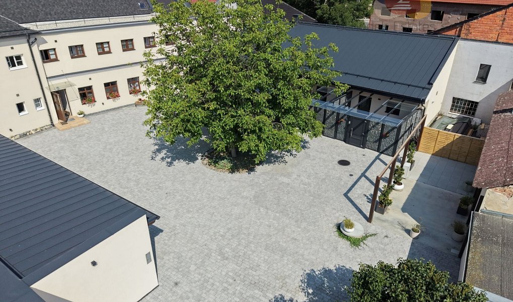 Prodej ubytovacího objektu 690 m², Hněvotín – náhled fotky 33
