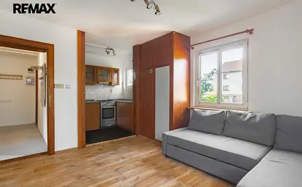 Prodej bytu 3+kk 50 m², Petra Bezruče, Stochov, okres Kladno