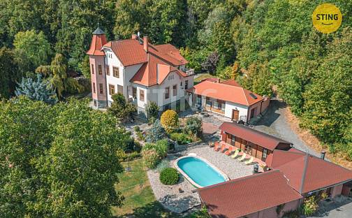 Prodej domu 500 m² s pozemkem 3 392 m², Hroubovice, okres Chrudim