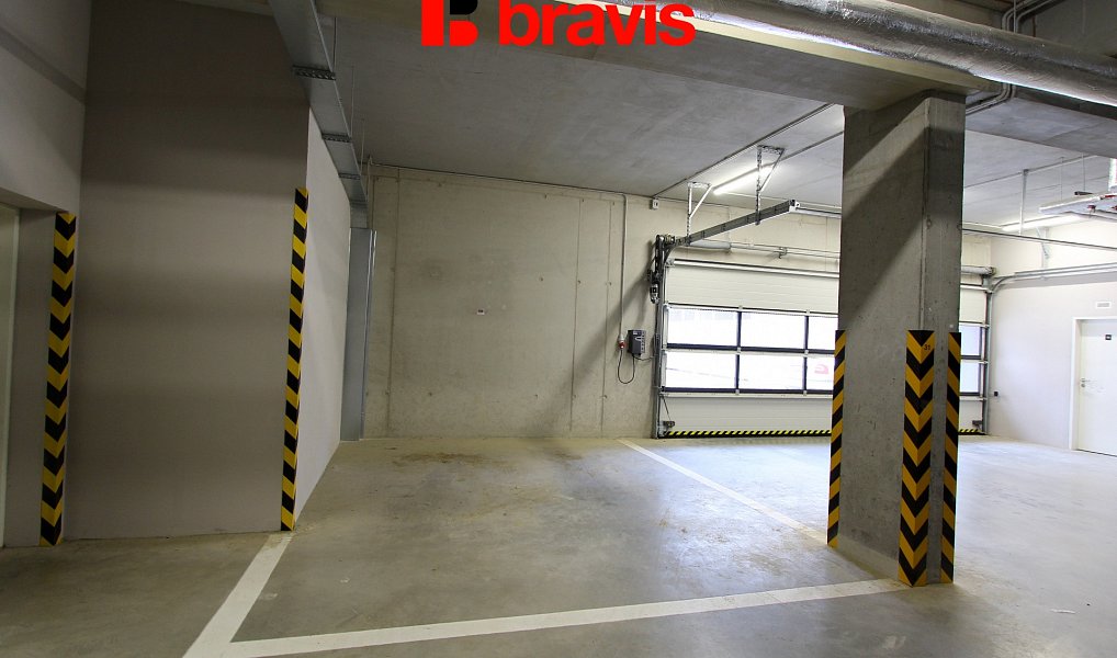 Pronájem garážového stání, Brno - Ponava, ul. Reissigova, vhodné pro SUV, 15m2, Brno – náhled fotky 3