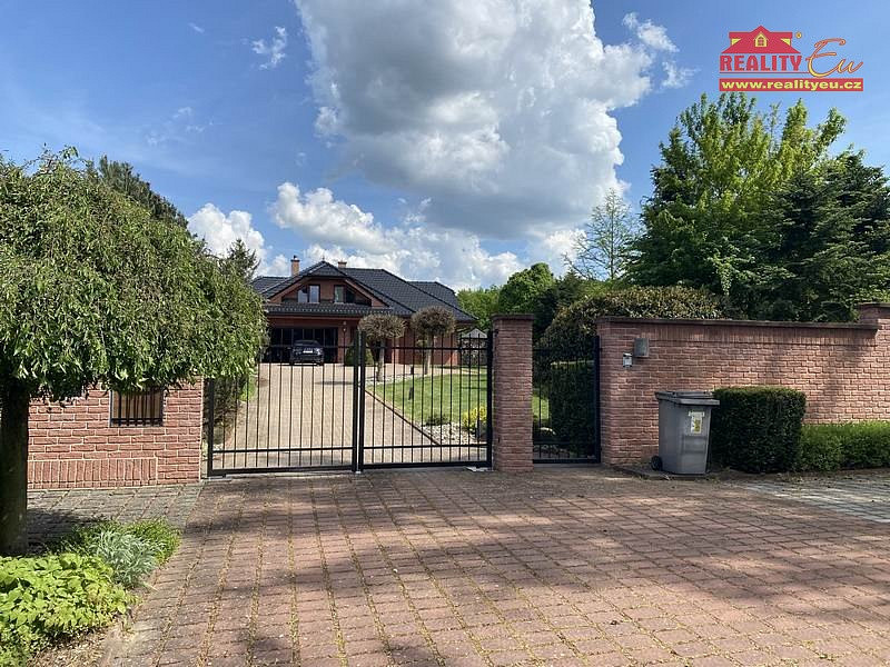 Prodej domu 390 m² s pozemkem 4 324 m² – fotografie 2