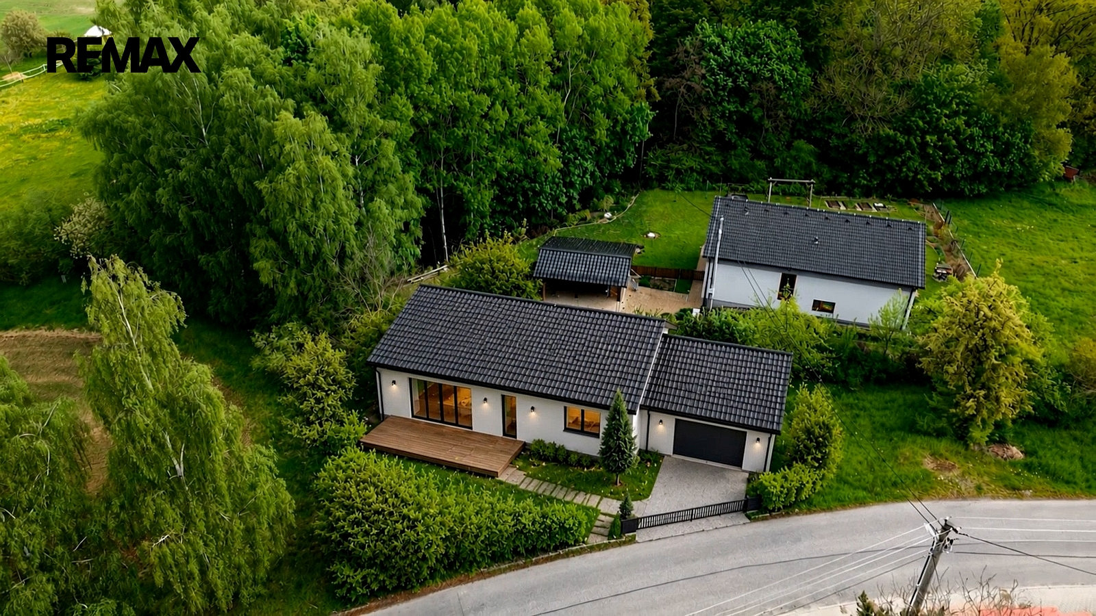 Prodej stavebního pozemku 955 m² — photo 3