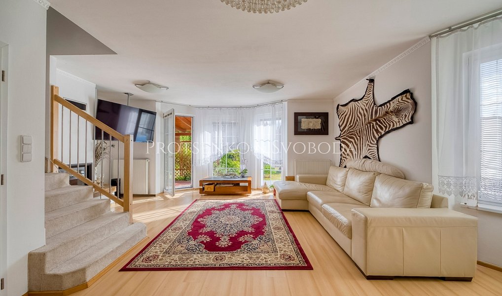 Prodej domu 185 m² s pozemkem 920 m², Hostivice – náhled fotky 3
