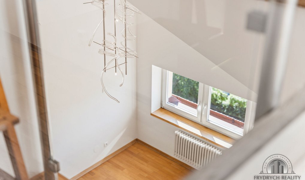 Pronájem bytu 5+1 160 m², Praha – náhled fotky 2