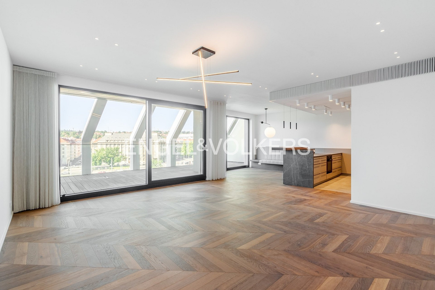 Pronájem bytu 3+kk 129 m²