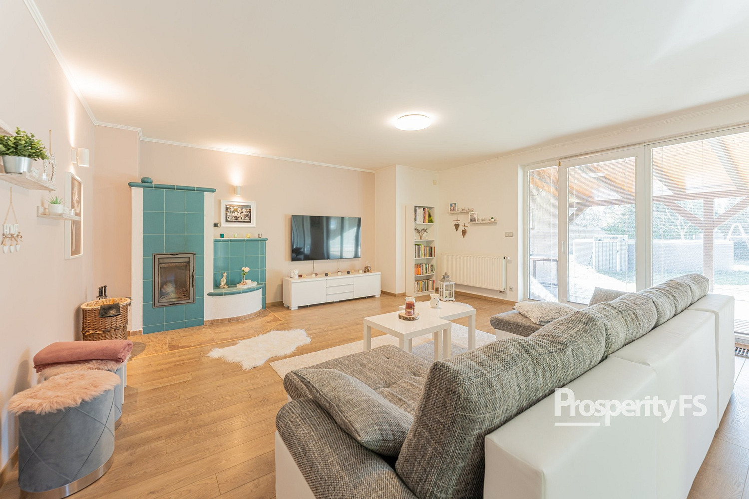 Prodej domu 169 m² s pozemkem 1 152 m² – fotografie 2