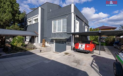 Prodej domu 250 m² s pozemkem 679 m², Velimská, Praha 9 - Újezd nad Lesy