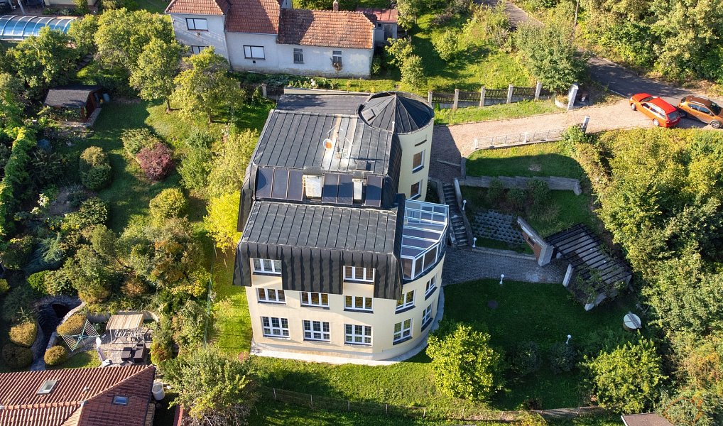 Prodej domu 470 m² s pozemkem 929 m², Luhačovice – náhled fotky 2