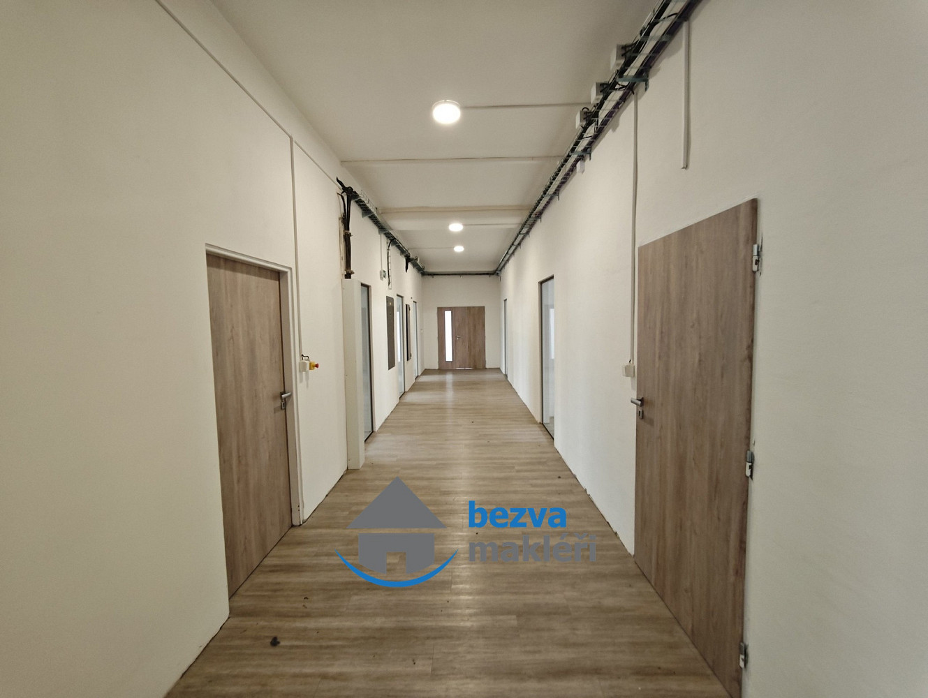 Pronájem výrobních prostor 48 m² – fotografie 3