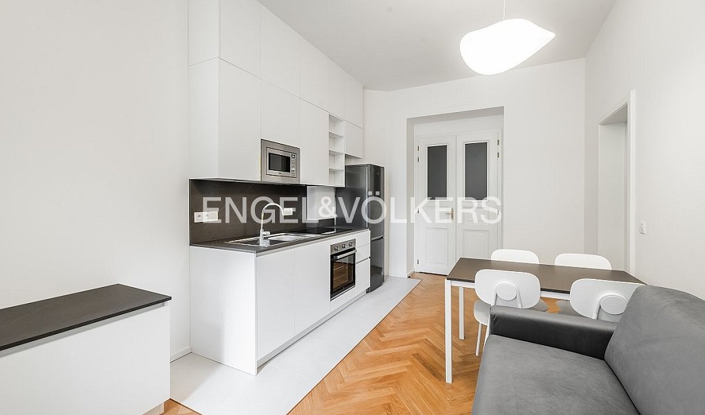 Pronájem bytu 2+kk 49 m², Praha – náhled fotky 2