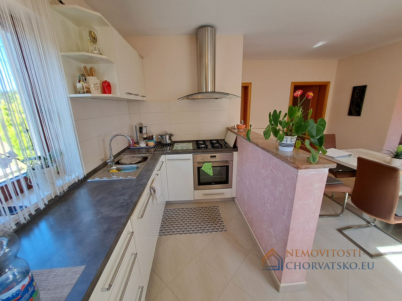 Prodej domu 400 m² s pozemkem 1 500 m² - Meer