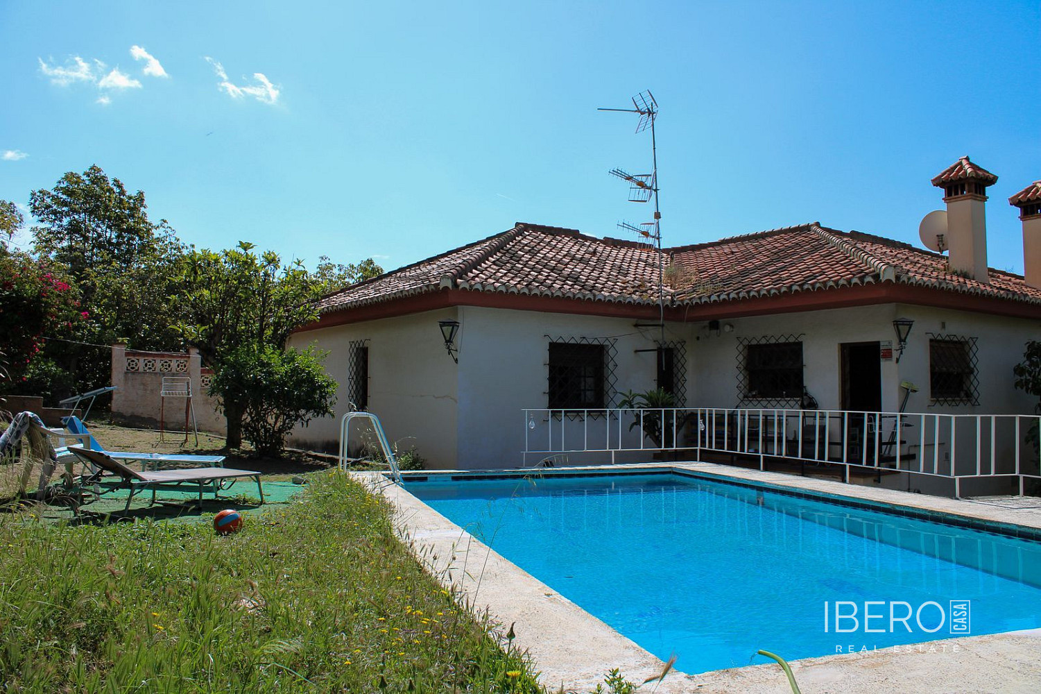 Prodej domu 383 m² s pozemkem 6 597 m²