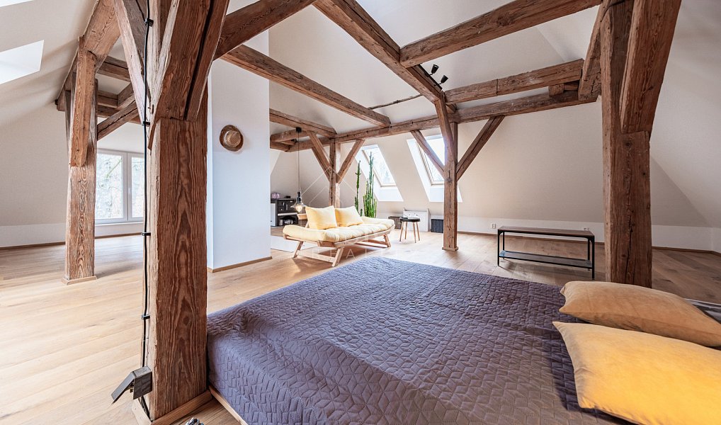 Prodej domu 190 m² s pozemkem 1 831 m², Kolinec – náhled fotky 11
