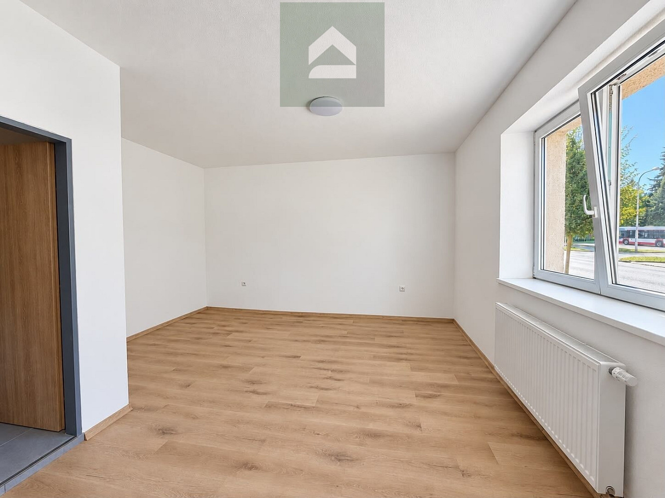 Pronájem bytu 3+kk 68 m² – fotografie 4