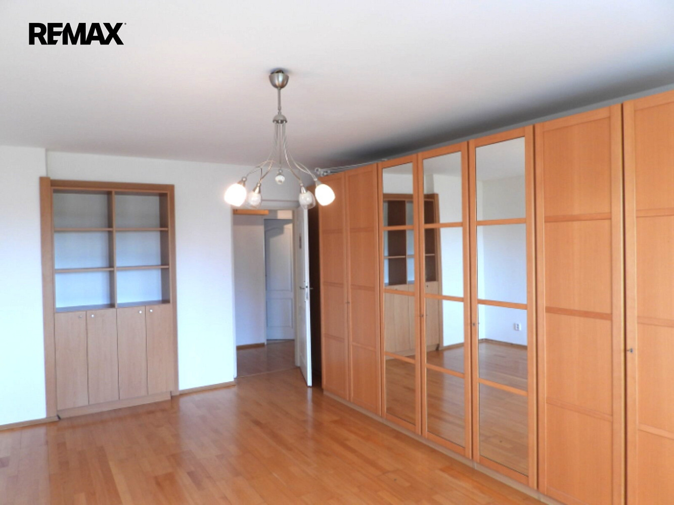 Pronájem bytu 2+kk 77 m² – fotografie 4