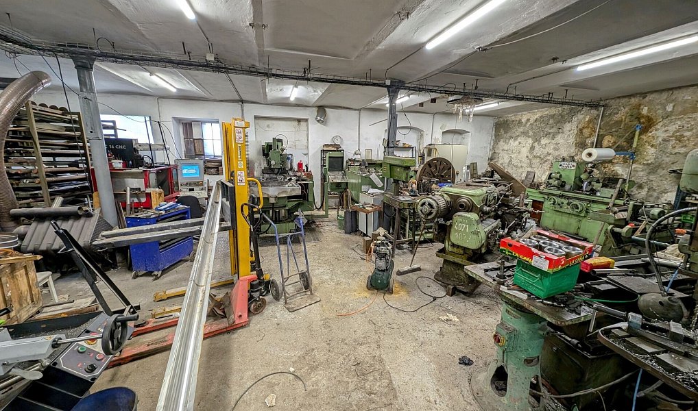 Prodej výrobních prostor 3 600 m², Chrastava – náhled fotky 3