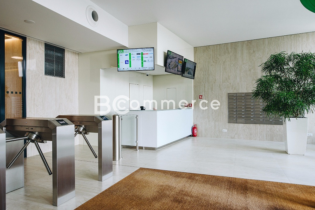 Pronájem kanceláře 138 m² – fotografie 3