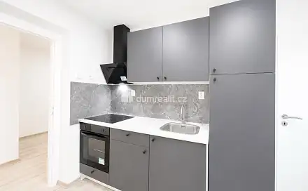 Pronájem bytu 2+1 75 m², Třebízského, Teplice
