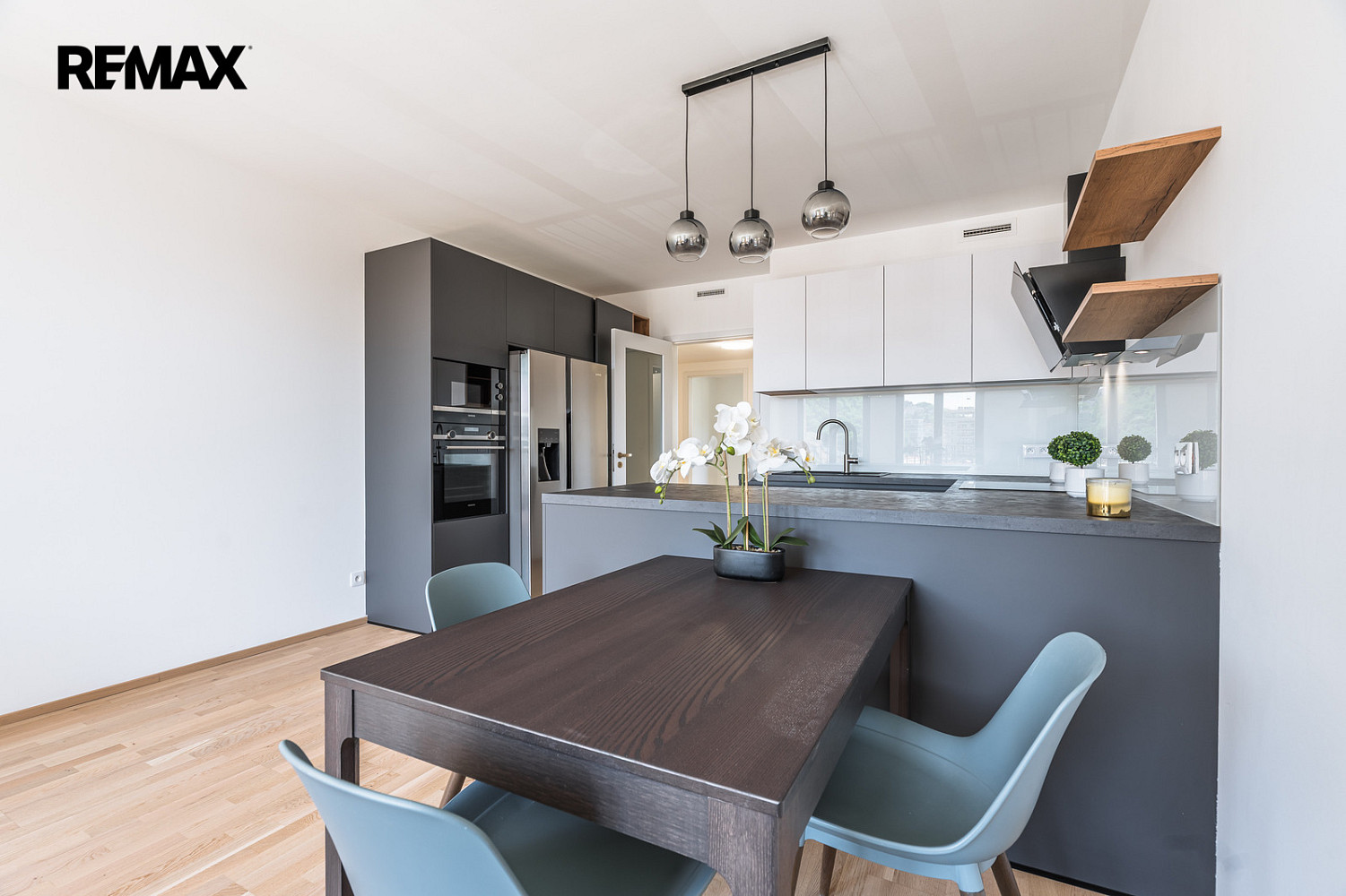 Pronájem bytu 3+kk 77 m²