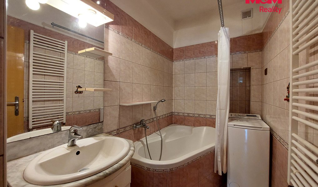 Prodej domu 195 m² s pozemkem 1 797 m², Nasavrky – náhled fotky 2